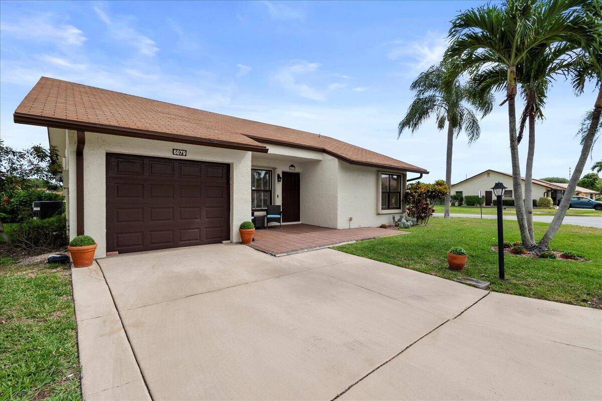 Welcome home to this light and bright 2 bedroom, 2 bath lakefront gem in the desirable Buttonwood community !
