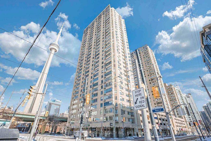 Beautiful amp ; Excellent Unobstructed South East Lake View Corner High Floor Unit !