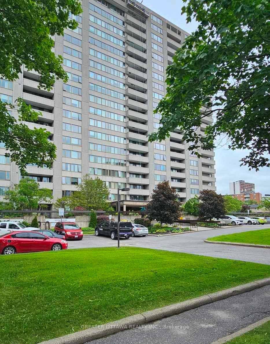 Imagine this big, bright, 3 bedroom, 2 bathroom home as a leisurely lifestyle, rather than a never ending maintenance program.