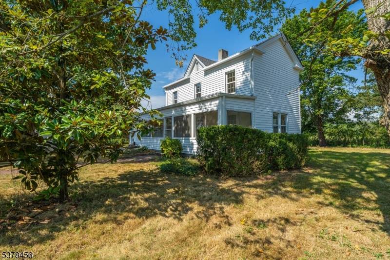 Welcome to this charming and updated Colonial in the highly desirable area in Franklin, Somerset County.