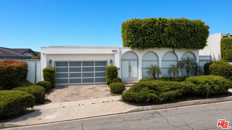 18222 Coastline Dr 3BR Malibu La