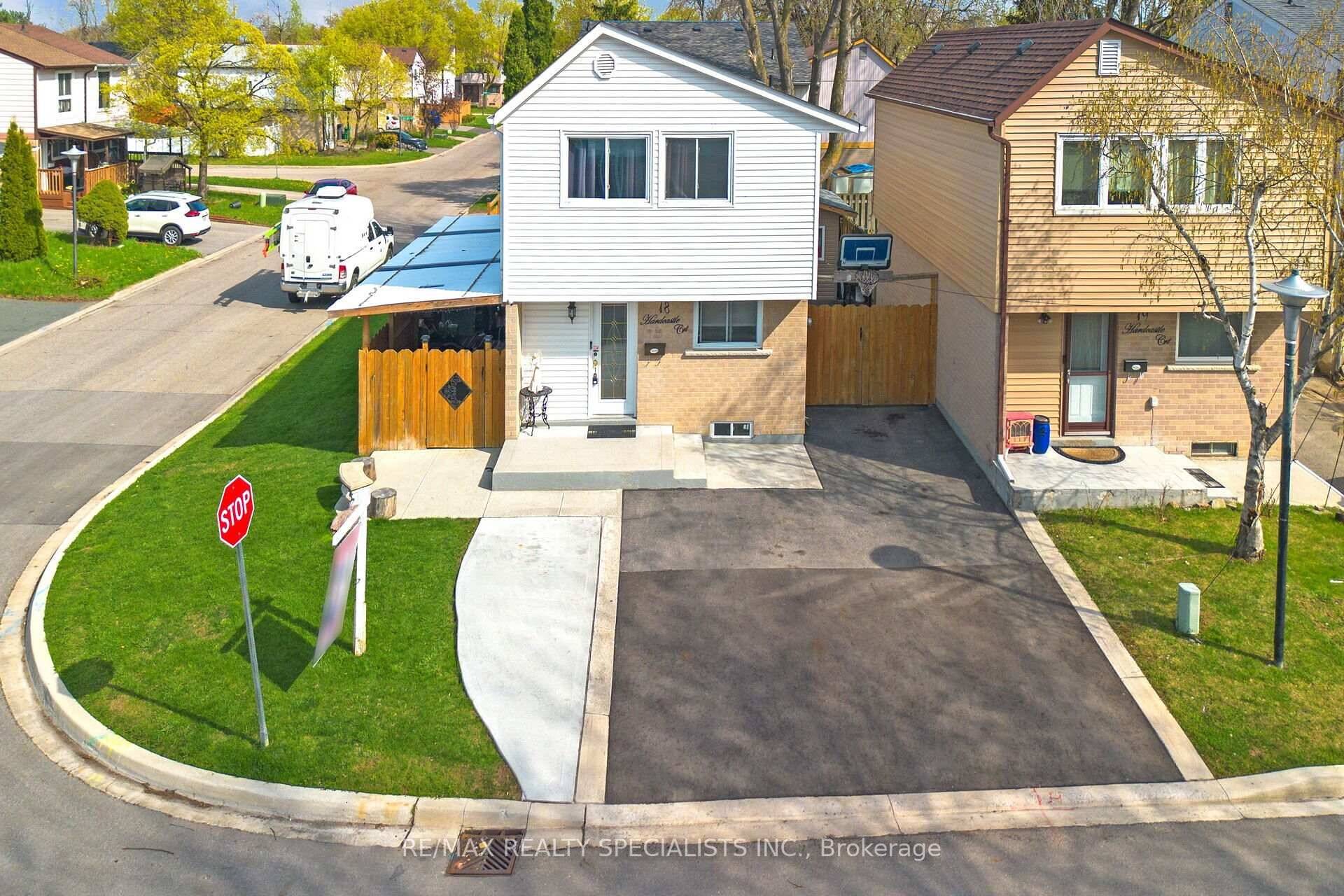 Fully Upgraded 4 Bedroom Detached House.