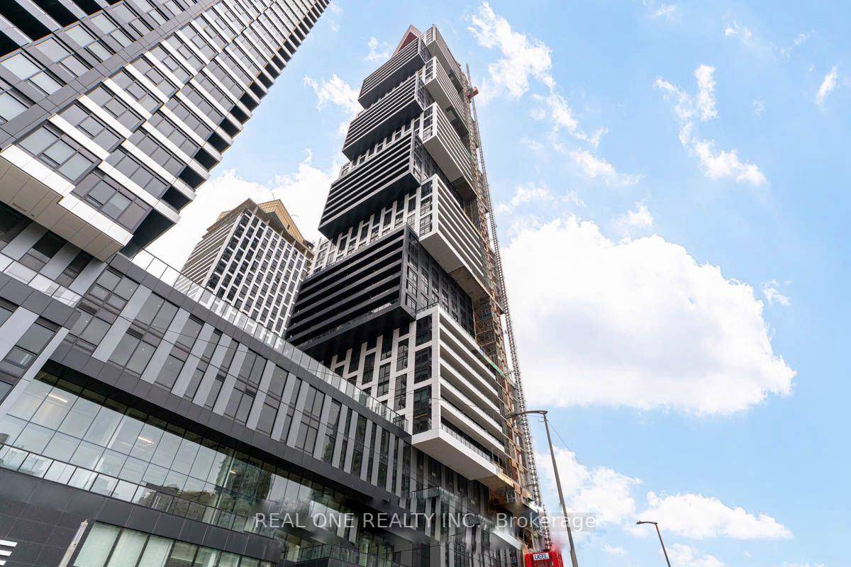 Experience Modern Urban Living at EX1Discover sophisticated city living in the heart of downtown Mississauga just steps from Square One.