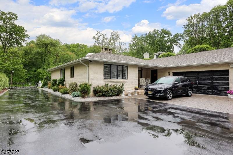 Welcome to 650 Riverside Drive.
