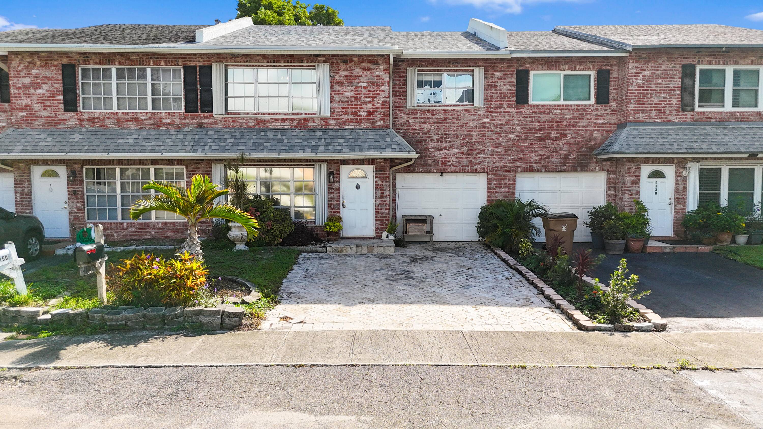WELCOME HOME TO THIS SPACIOUS TOWNHOME FEATURING OPEN AN FLOOR PLAN WITH 4 BEDROOMS, 2, 5 BATHS 1 CAR GARAGE, JUST UNDER 2000 SQ FT OF SPACE !