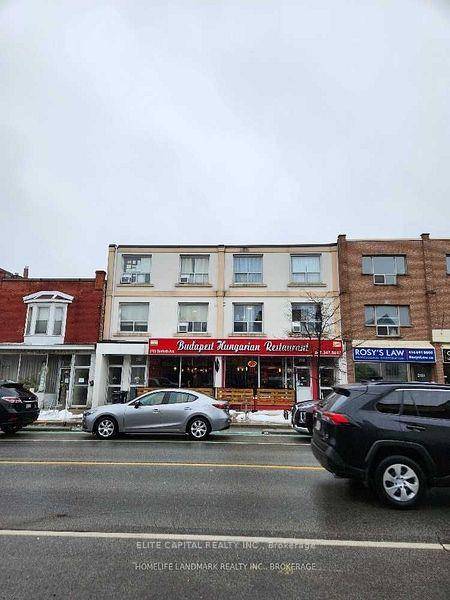 This bright and spacious 3 bedroom apartment has been fully renovated from top to bottom.