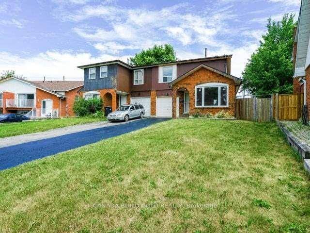 Beautiful Semi Detached Home W 3 1 Bedrooms amp ; 3 Washrooms.