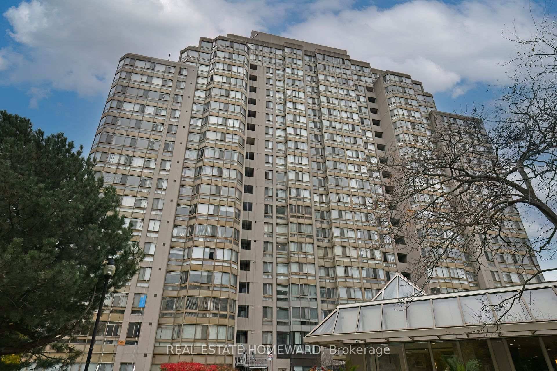 Over 1000 Sq. Ft. Top Notch Amenities.