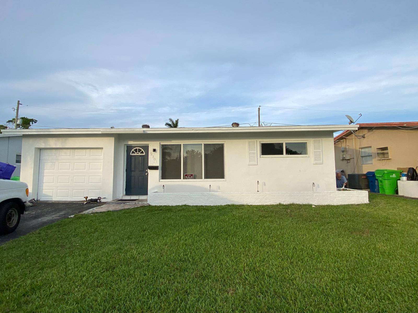 PRICED TO SELL FAST ! SELLER WILL CREDIT BUYER 3K FOR CLOSING COSTS.