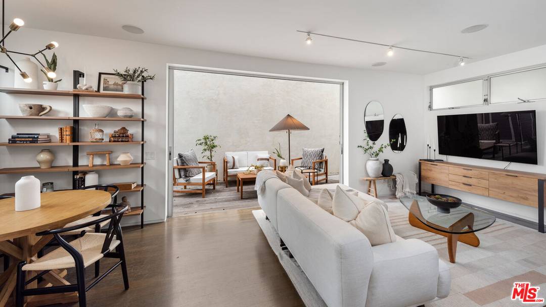 705   Sunset Ave 2BR Marina Del Rey La