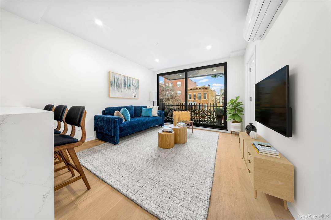 32 North A boutique condo rooted in the heart of Astoria 32 North redefines boutique living in Astoria with seven impeccably crafted one and two bedroom residences, offering private outdoor ...