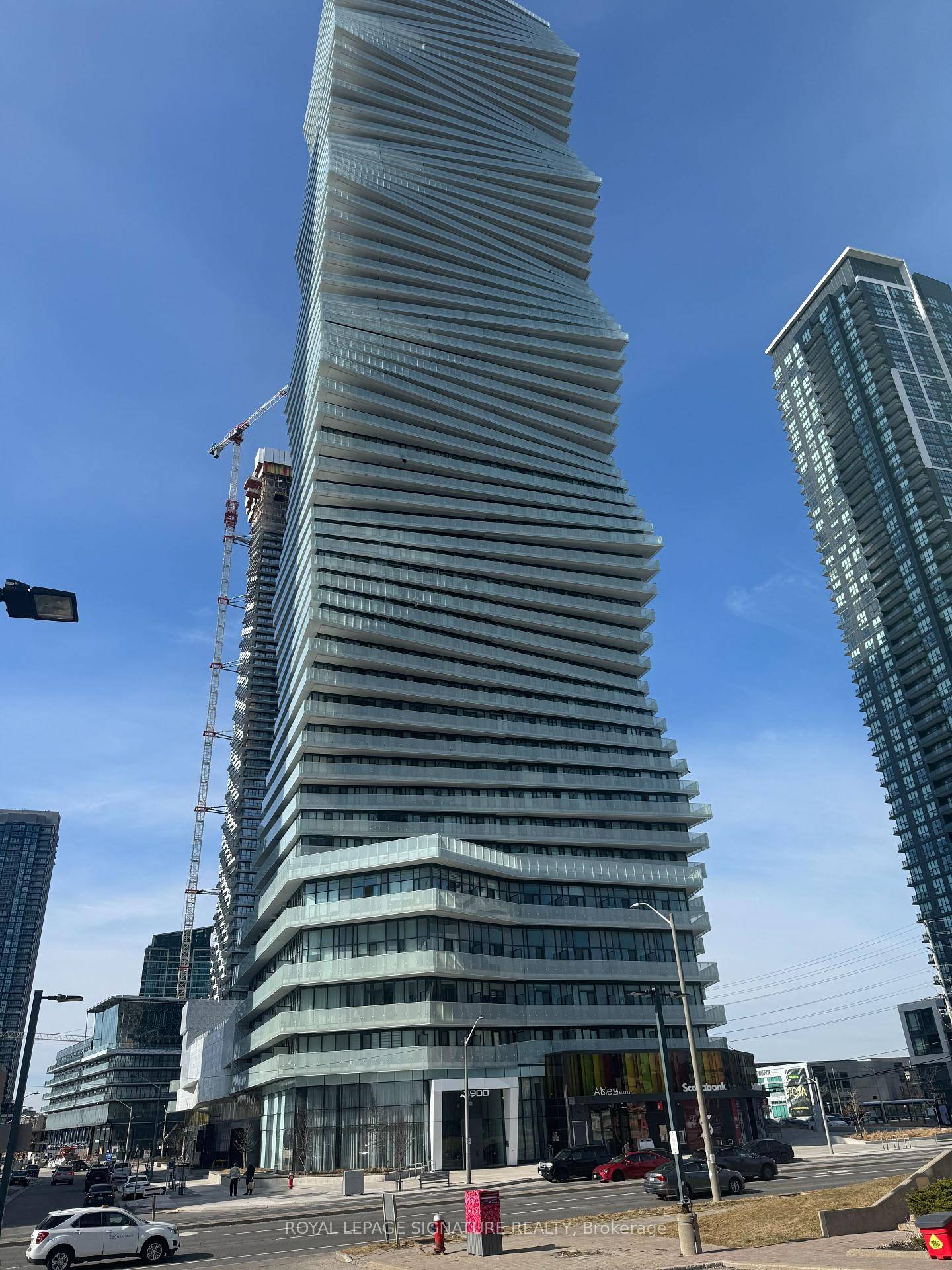 The M City Condos development offers modern 2 bedroom 1 Media, 2 bathroom unit with a range of features and amenities.