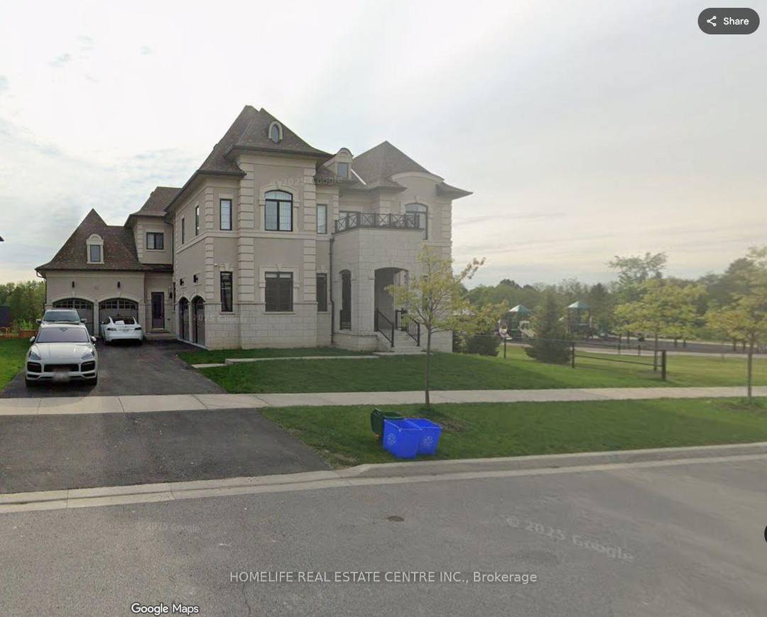 Discover refined living in this exceptional Avignon Two model by Treasure Hill, ideally situated in the prestigious community of King Township.