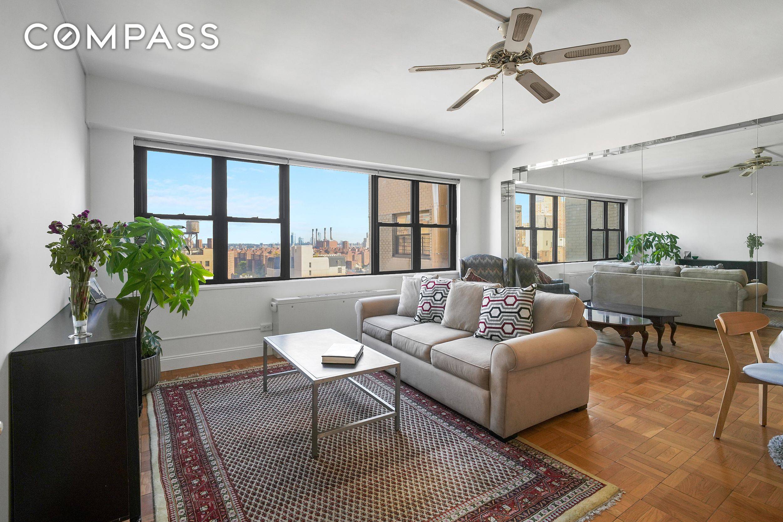 Welcome to Residence 20G a serene, light filled top floor home at Quaker Ridge, a meticulously maintained co op located in the heart of Gramercy Park.