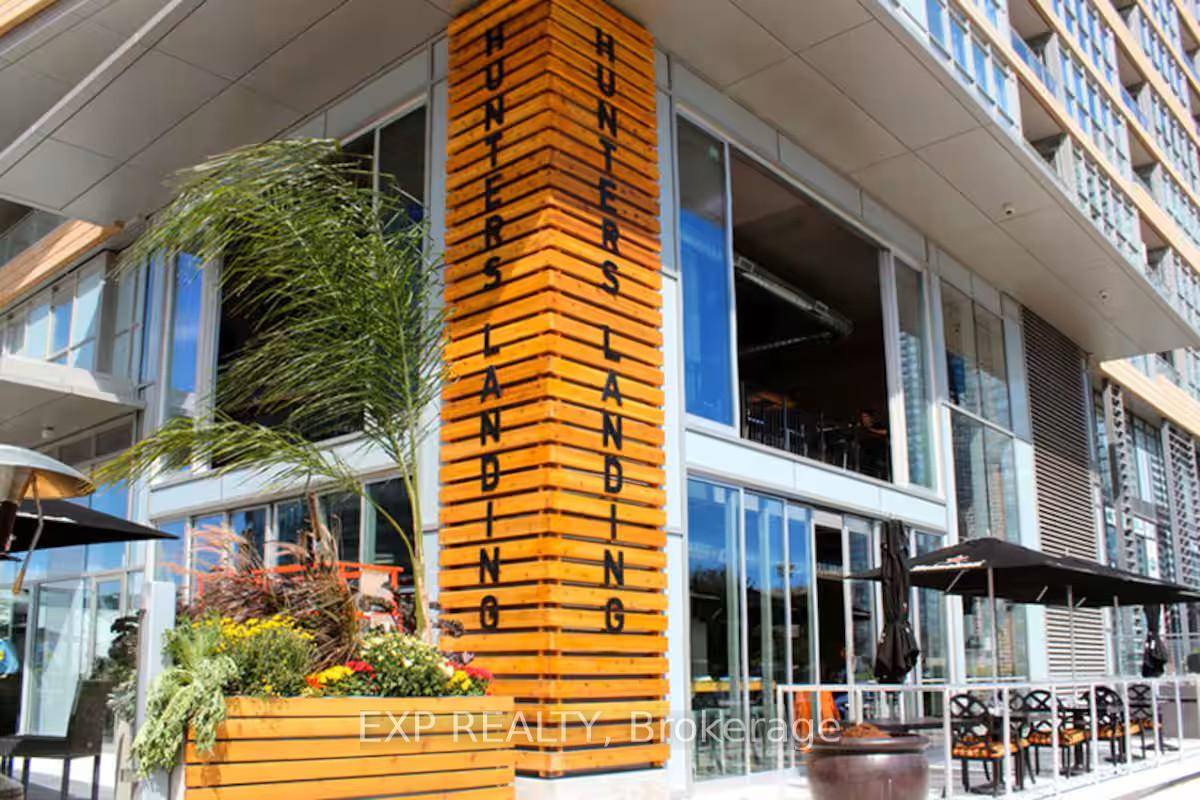 Urban Chic by the Waterfront !