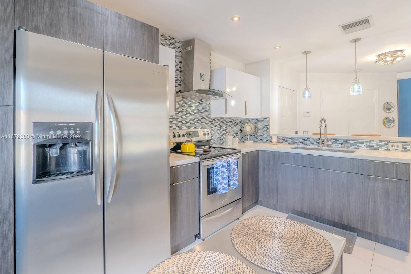 This Fabulous Lakefront 2 1.