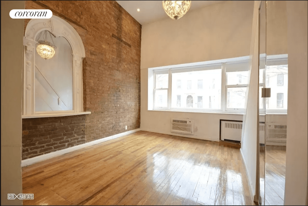 Welcome to 54 South Oxford StreetCharming prewar parlor flat with 14 Ft ceilings and large mezzanine loft space with 5.