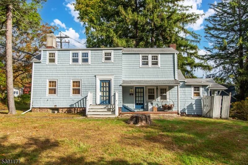 Rare opportunity in the heart of Allendale !