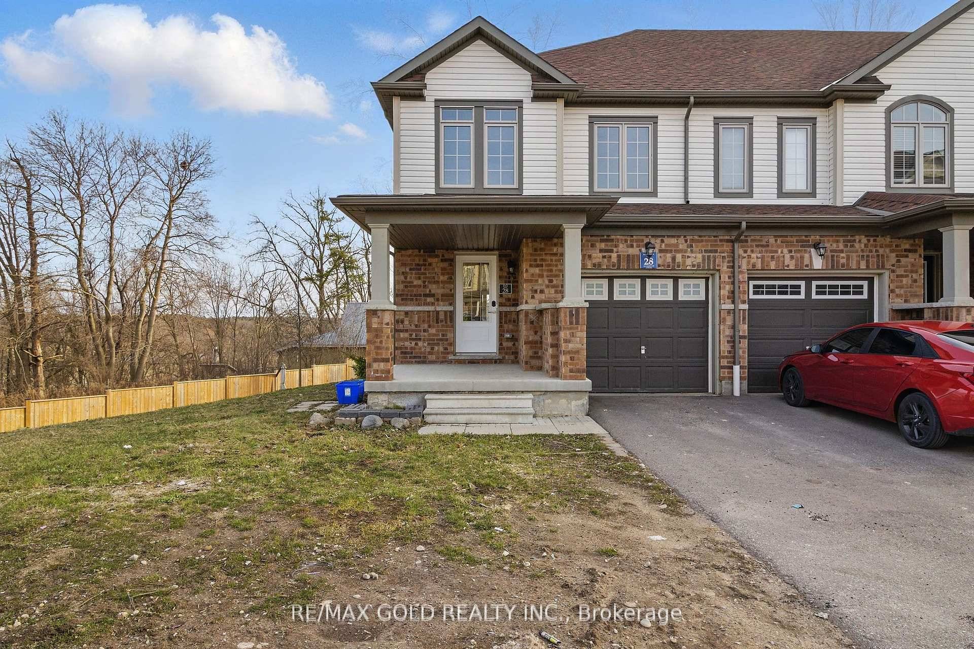 Stunning amp ; Spacious 3 Bedroom, 3 Bathroom Corner Unit on Premium Ravine Lot !