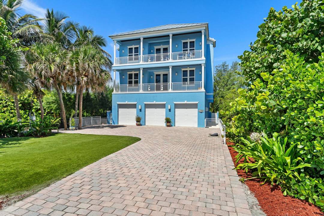 Welcome to the only property currently for sale on Bathtub Beach where you own from the Atlantic Ocean to the Indian River one of just three exclusive properties with this ...