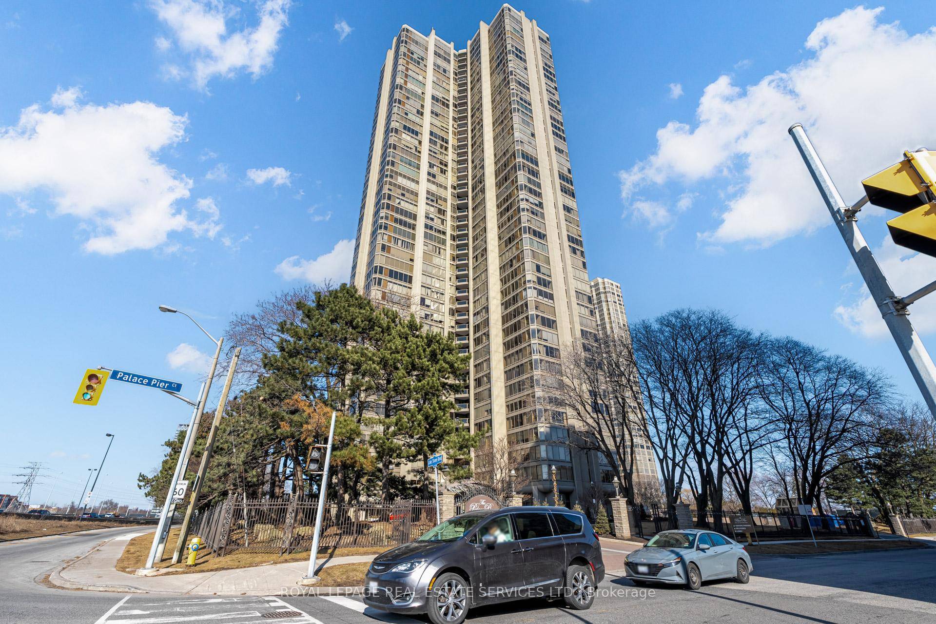 The Palace Pier is an upscale condominium situated on the shores of Lake Ontario, and an Icon in the city of Toronto.