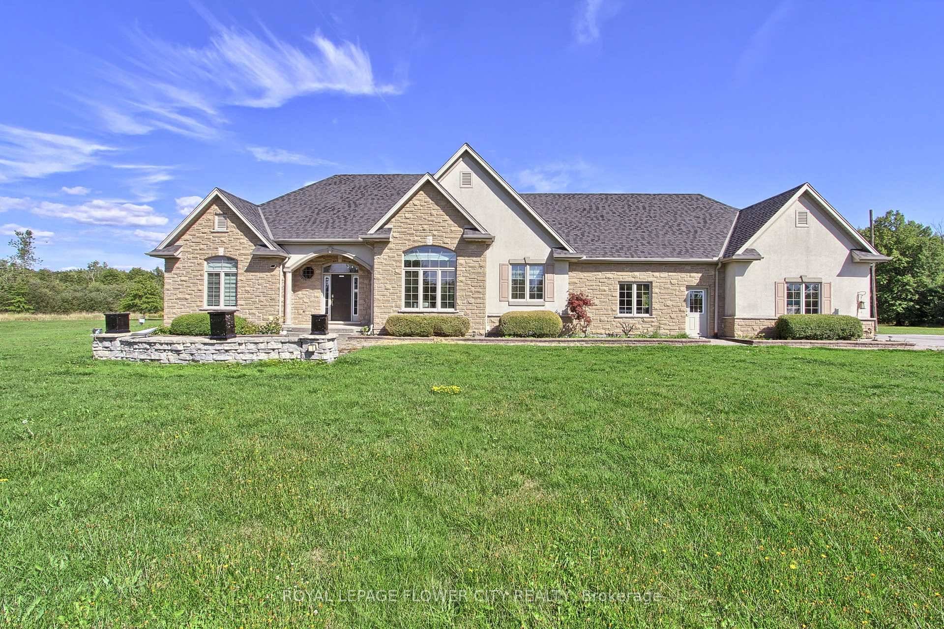 Imagine coming home to your own private 19 5 acre sanctuary, just 20 minutes from Niagara Falls and St.