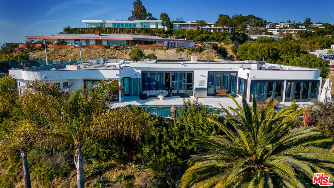 1705   Carla Rdg Beverly Hills LA
