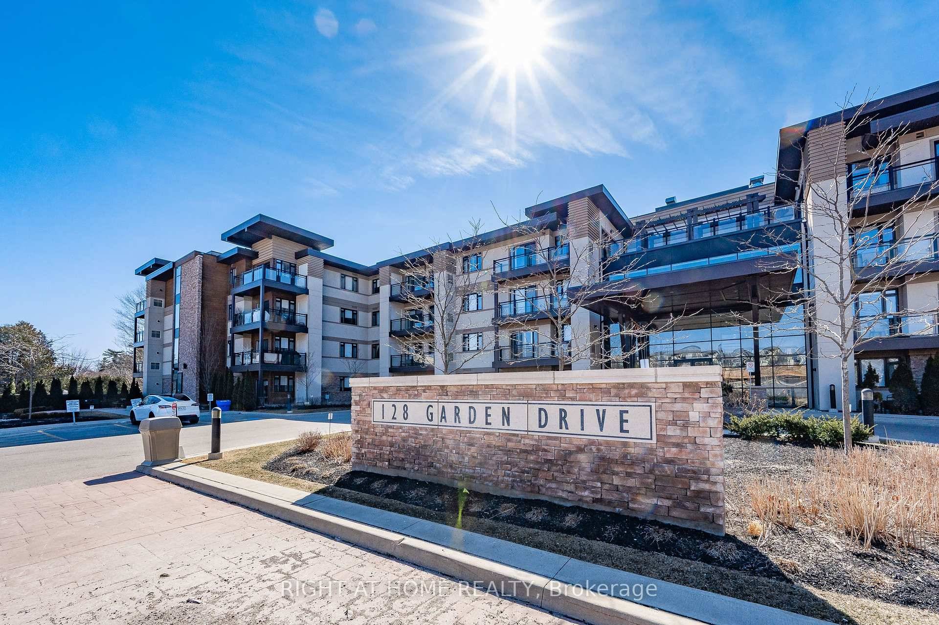 Gorgeous Upscale Living In Boutique Low Rise Condo W Loads Of Luxury Features Combined With The Highly Desirable South Oakville Location In Kerr Village, Steps To The Waterfront Trails, Shopping, ...