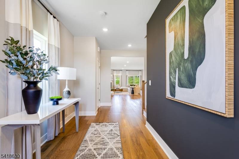 NEW CONSTRUCTION ! MOVE IN READY !