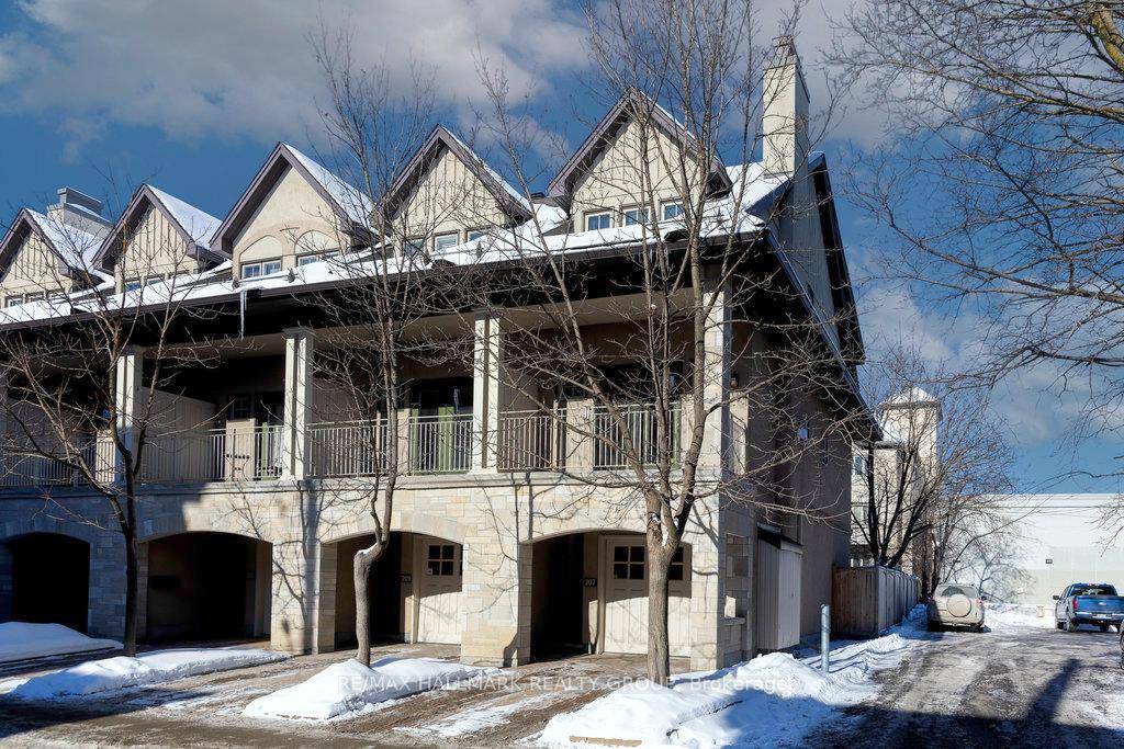 Welcome to the Glebe's Iconic Jefferson Hall Coach Houses.