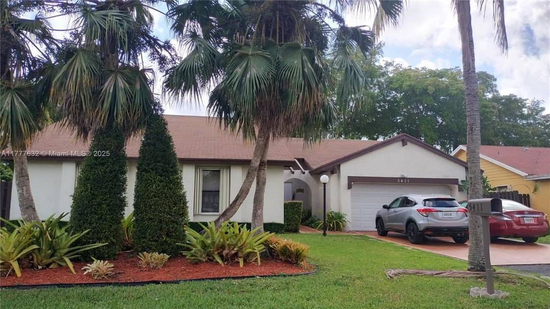 Pool Home in an Excellent Location.