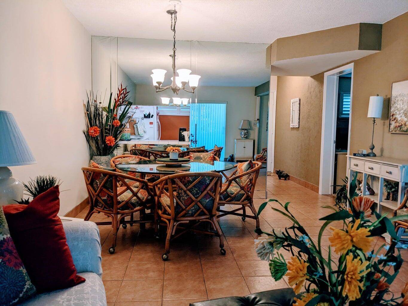 Perfect 1st floor convertible.