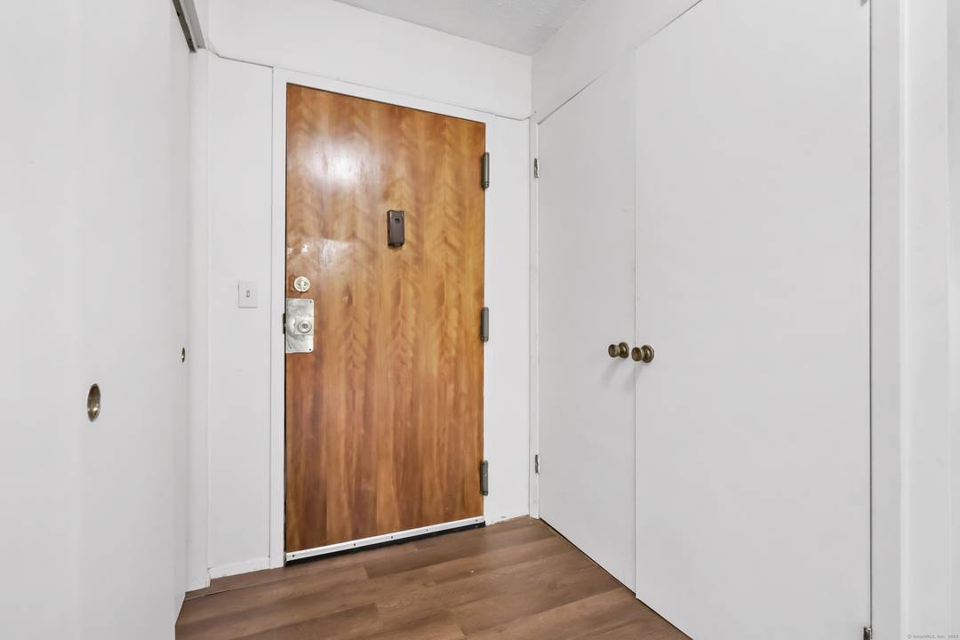 Welcome to this bright and airy third floor condo in a prime South Norwalk location featuring two bedrooms, a walk in closet, one bathroom and an inviting open concept living ...