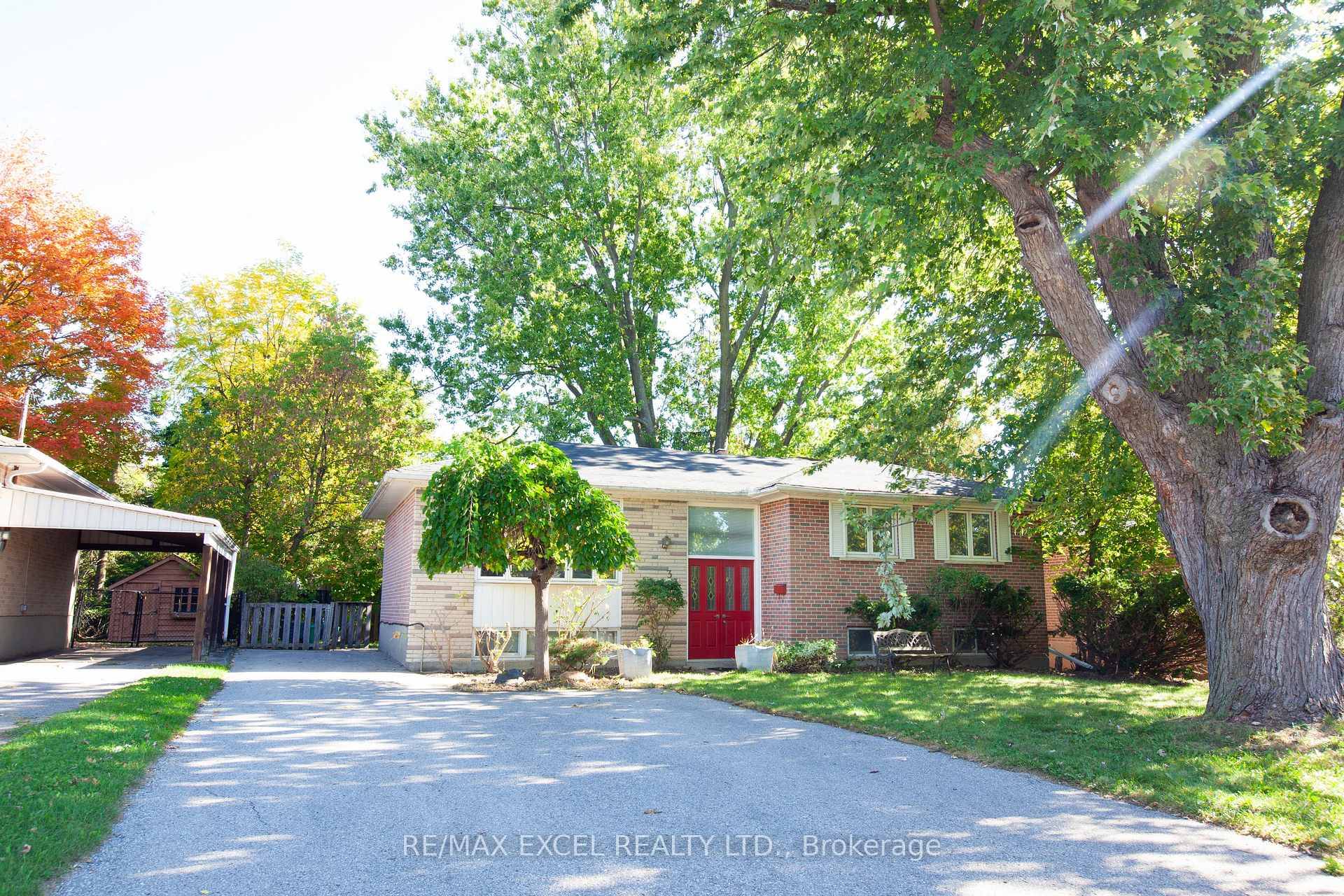 This property offers endless potential whether you're looking to renovate, invest, or build your dream home.