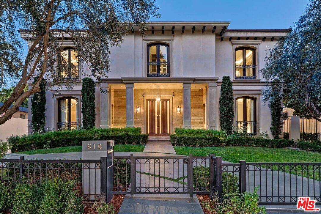 610  N Rodeo Dr 8BR Beverly Hills Post Office | B.H.P.O. La