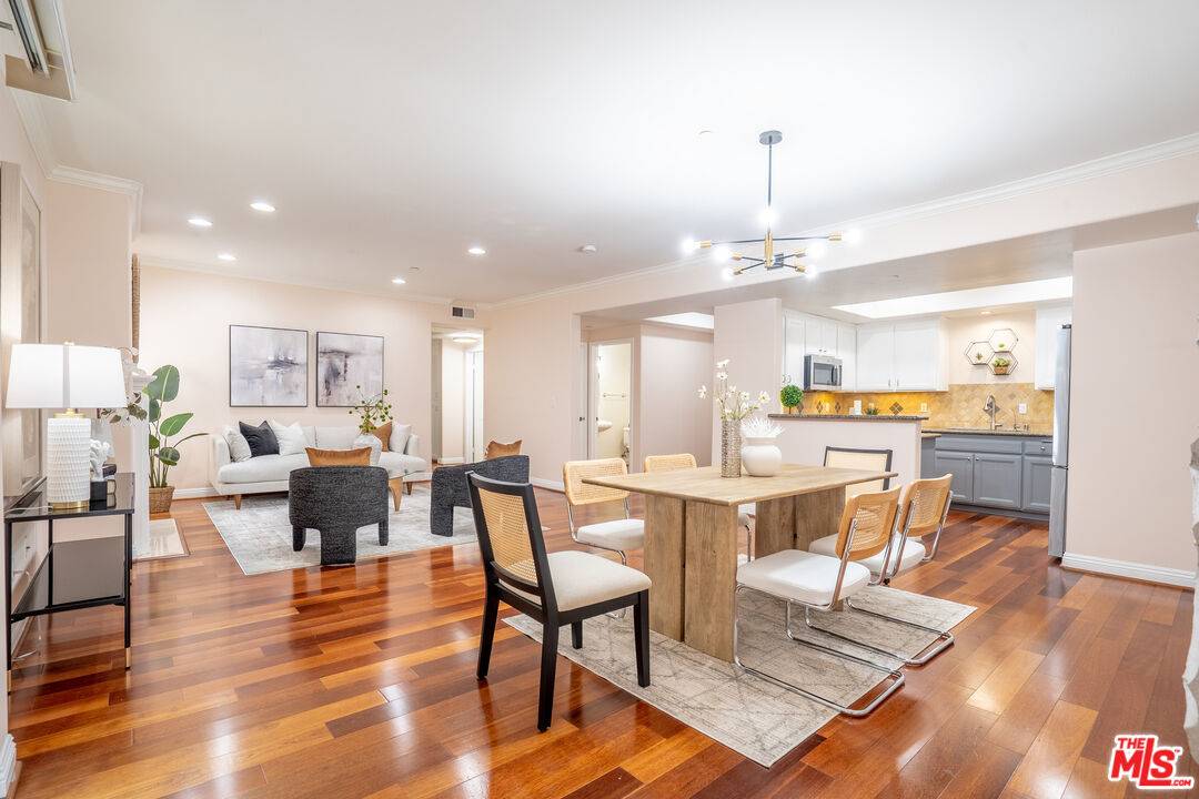 616 S Wilton Pl 3BR Hancock Park La