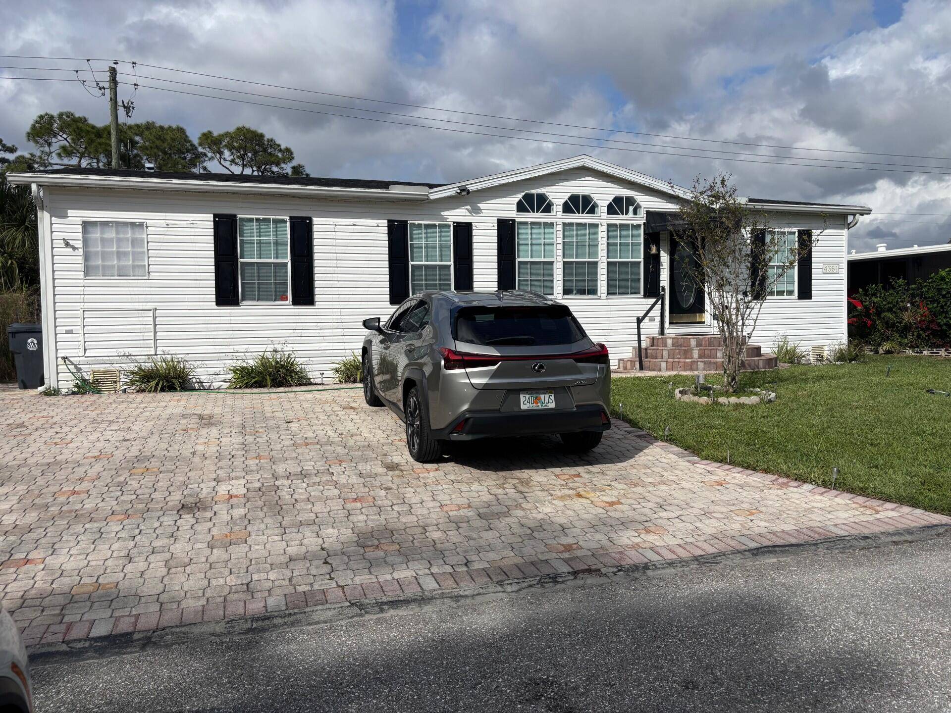 PRICE REDUCED ! ! ! DON'T MISS THE OPPORTUNITY TO VIEW THIS BEAUTIFUL AND SPACIOUS 3 BEDROOMS, 2 BATH'S ON A DEAD END STREET OFFERING MORE PRIVACY.
