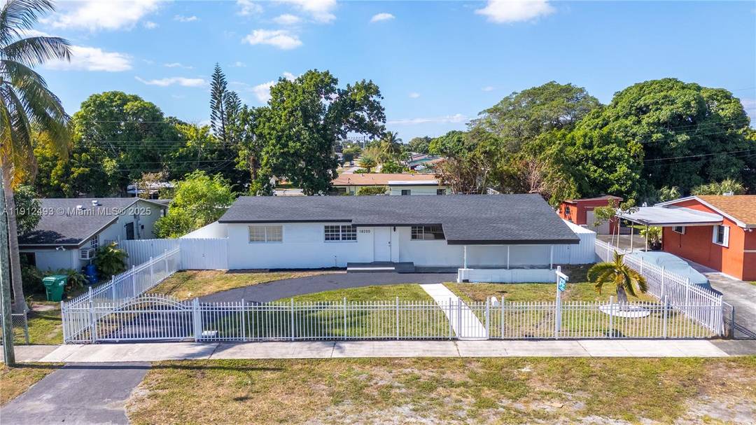 BEAUTIFUL 1 STORY COMPLETELY RENOVATED HOME.