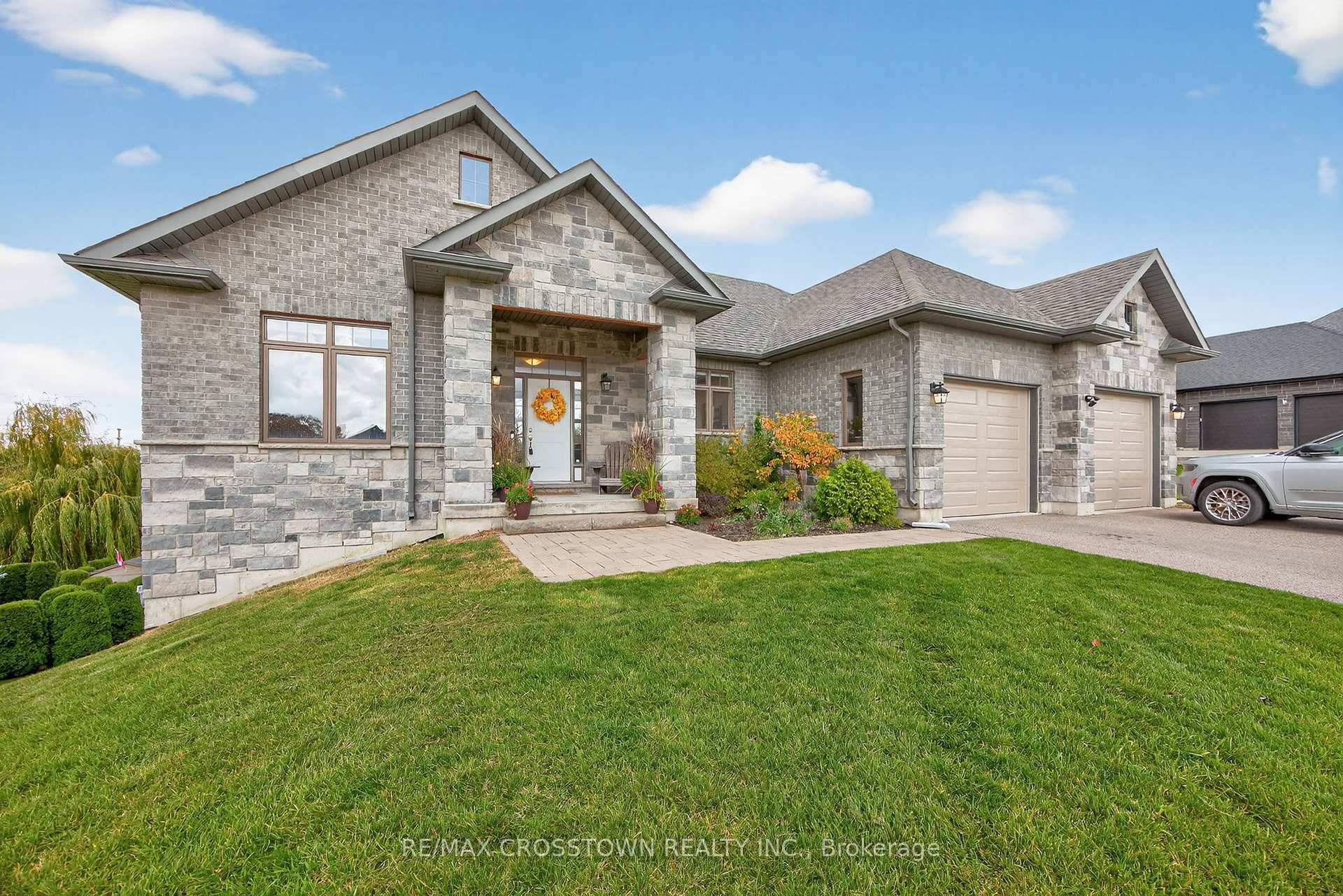 Bright and beautiful open concept bungalow.