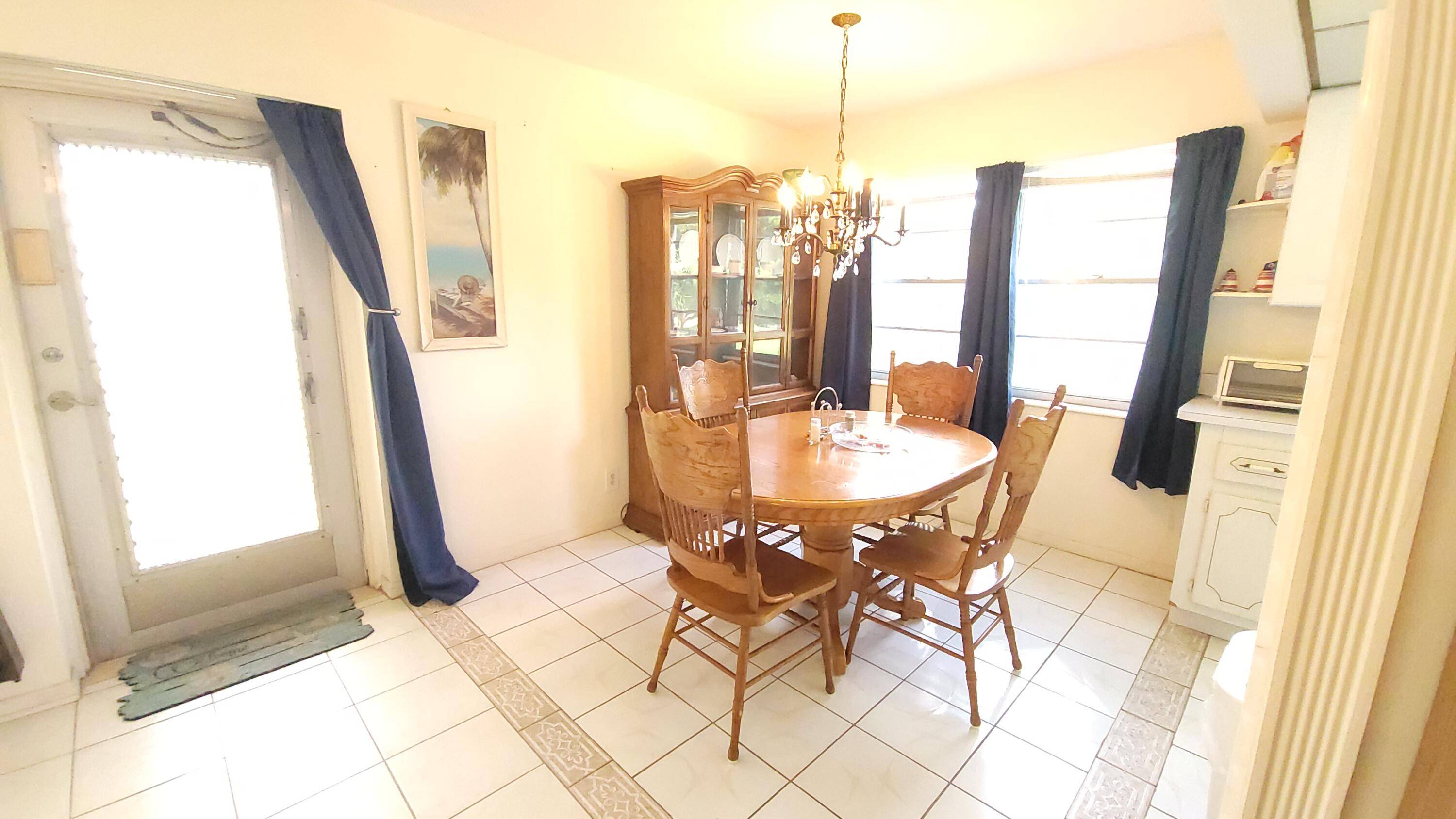 Welcome to the paradise of South Florida, resort style social living at its absolute best.