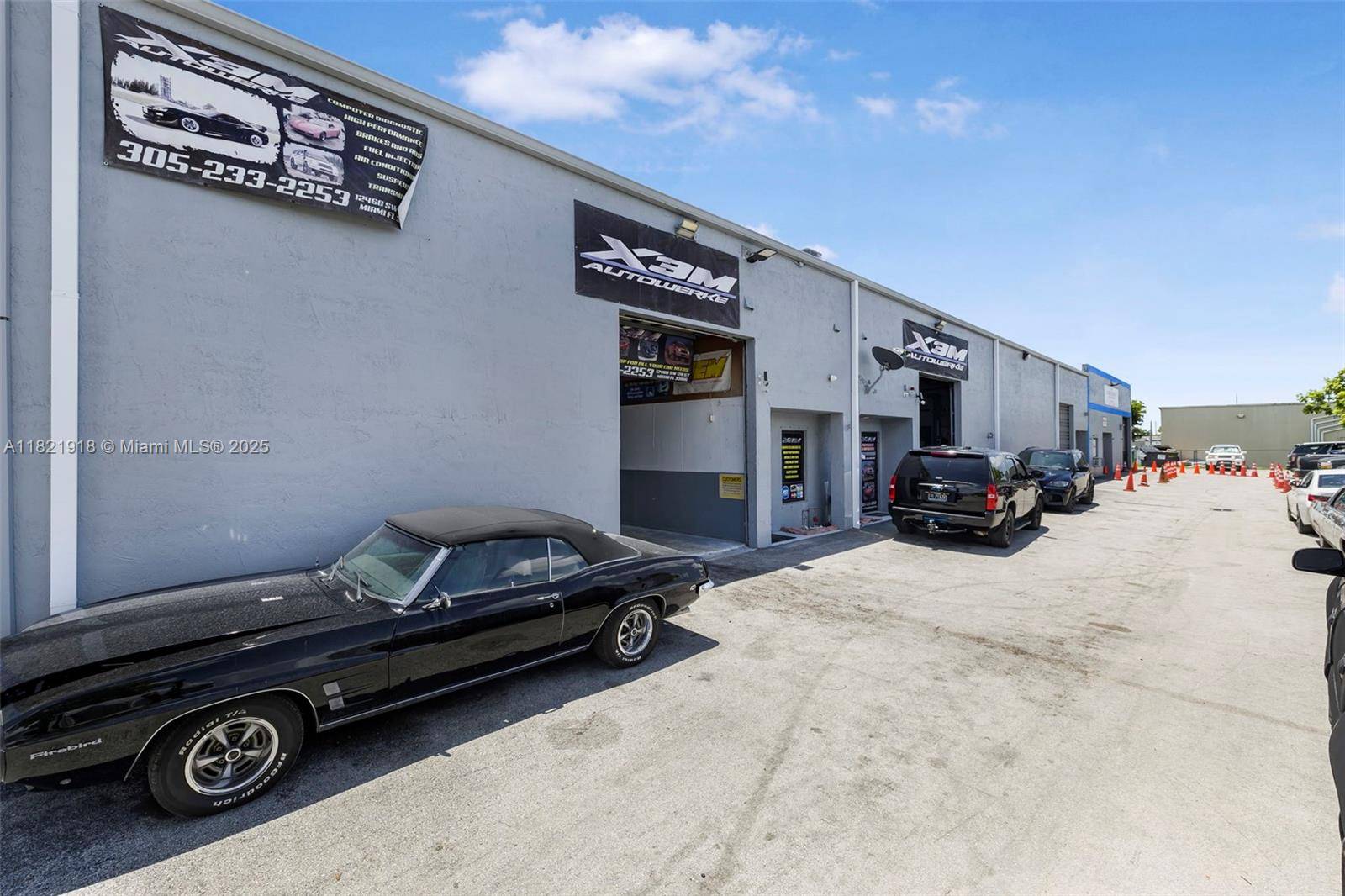 12468 amp ; 12470 CAN BE SPLIT OR BOUGHT TOGETHER Great opportunity to own sought after units in the very popular Tamiami warehouse district.