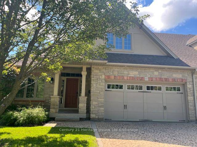 EXPERIENCE LUXURY LIVING !