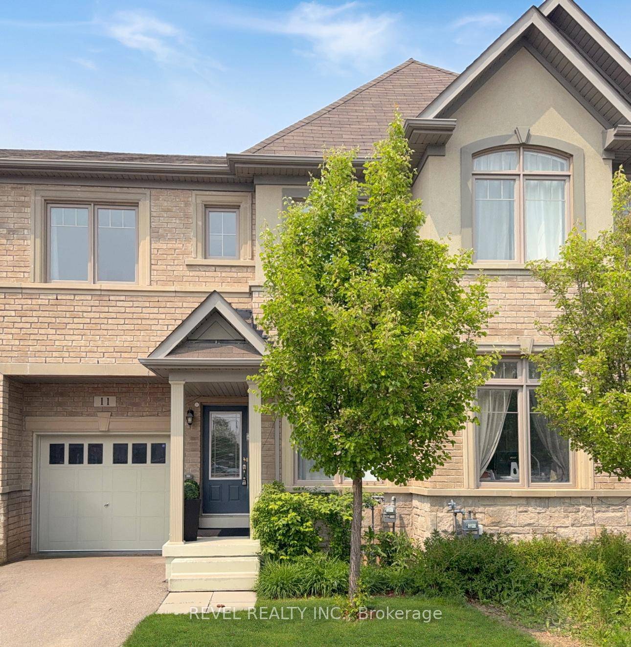 Welcome To 11 Oliana Way !