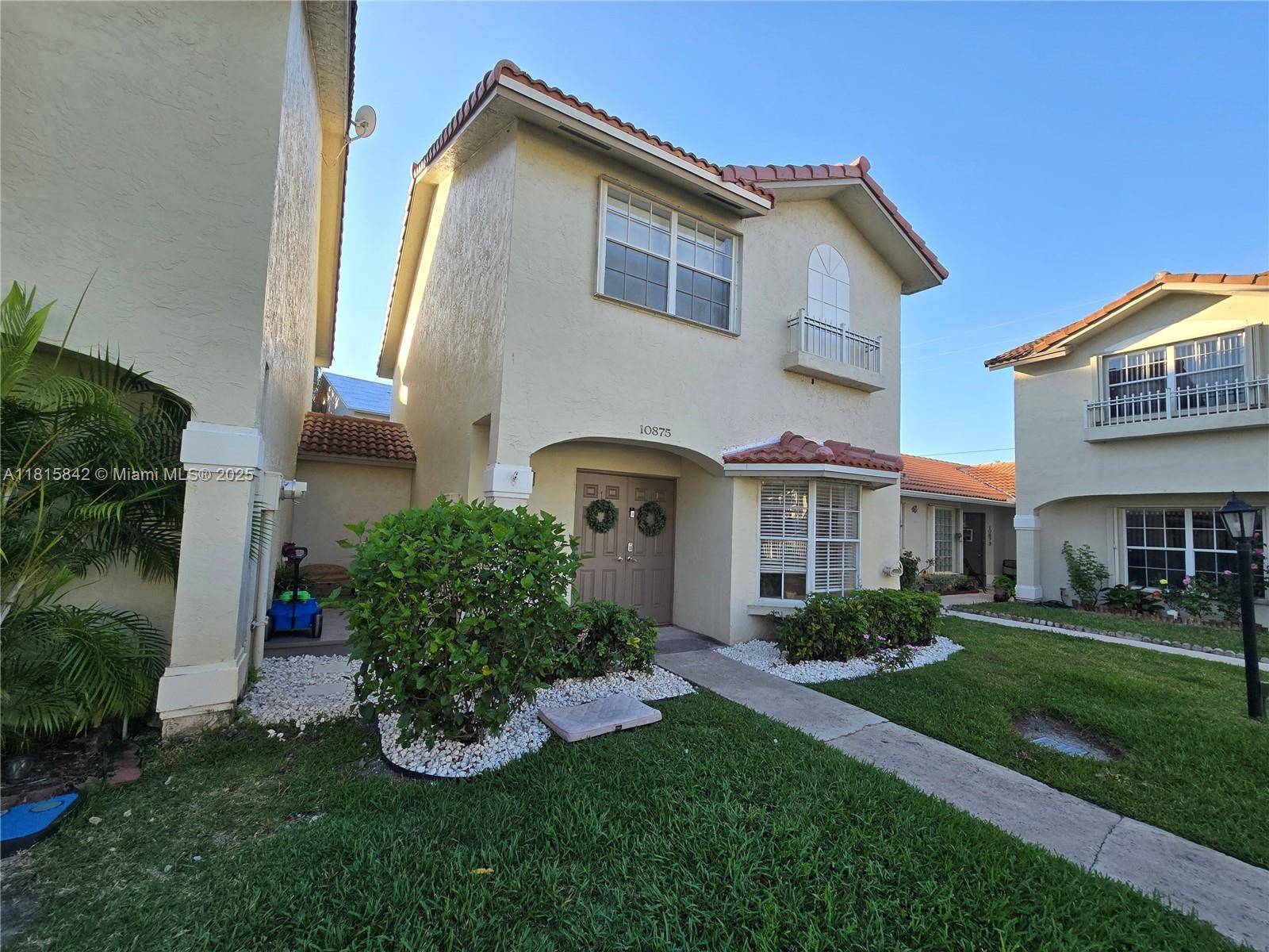 Fully Renovated 2BR 2. 5BA Townhouse New Roof 2024 Low HOA Great School Zone Move in ready townhouse featuring new floors, quartz countertops, stainless steel appliances, updated lighting, and smart ...