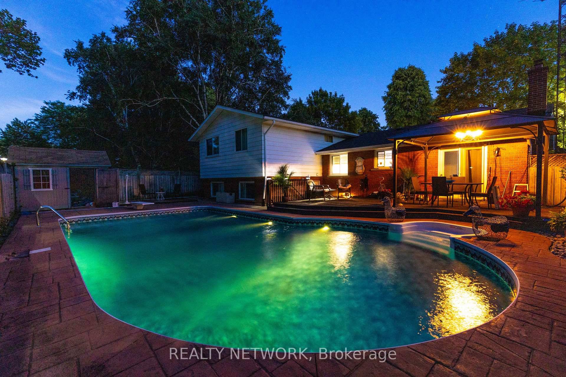 Discover this beautifully maintained 3 1 bedroom, 2 bathroom side split home located in a sought after, family friendly Solar neighborhood.