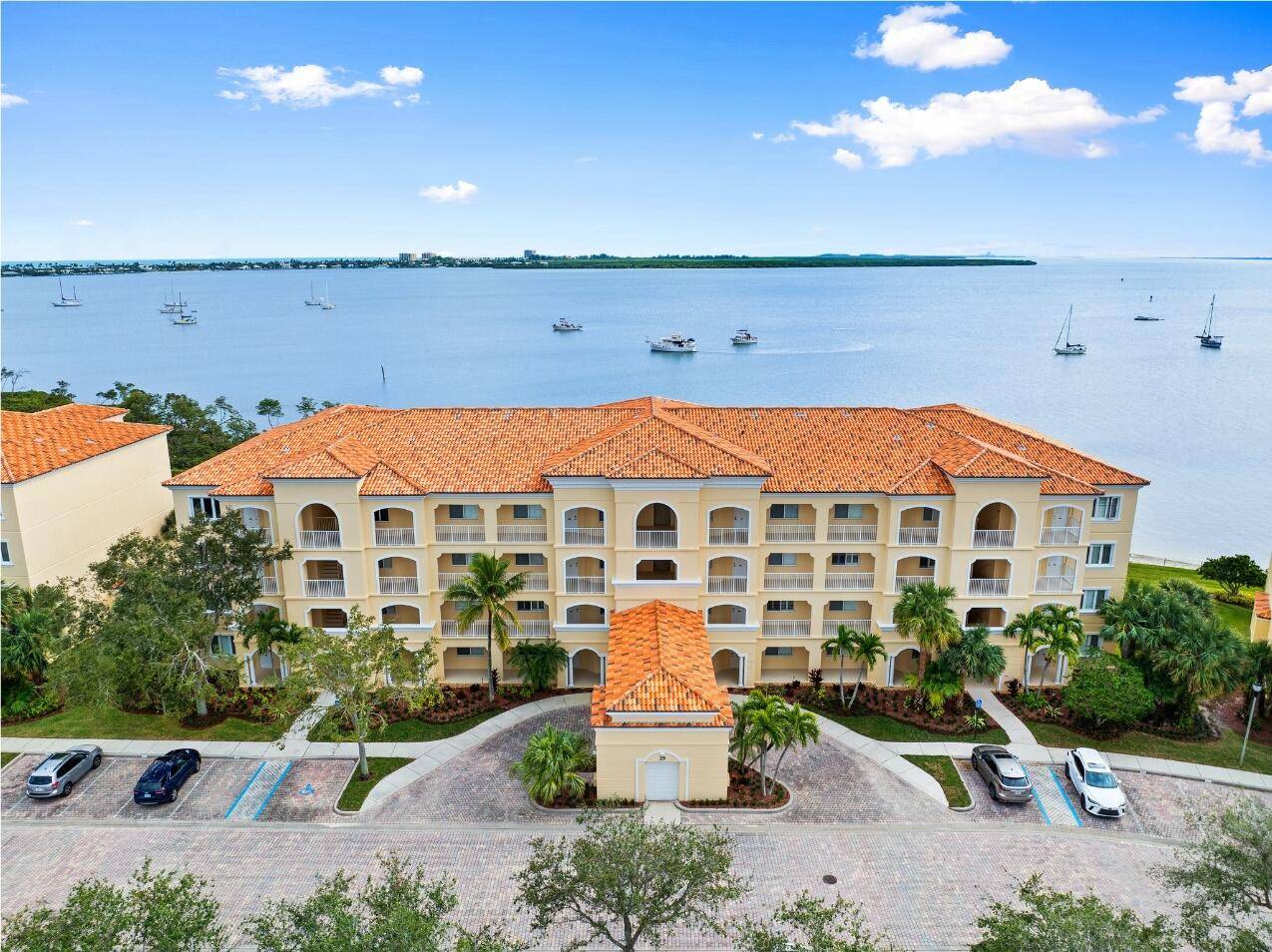 DIRECT INTRACOASTAL PANORAMIC VIEWS !