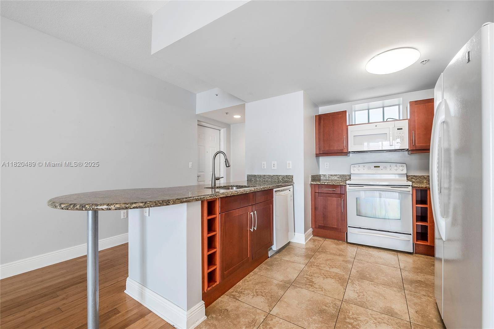 Beautiful Two Bedroom Two Bathroom !