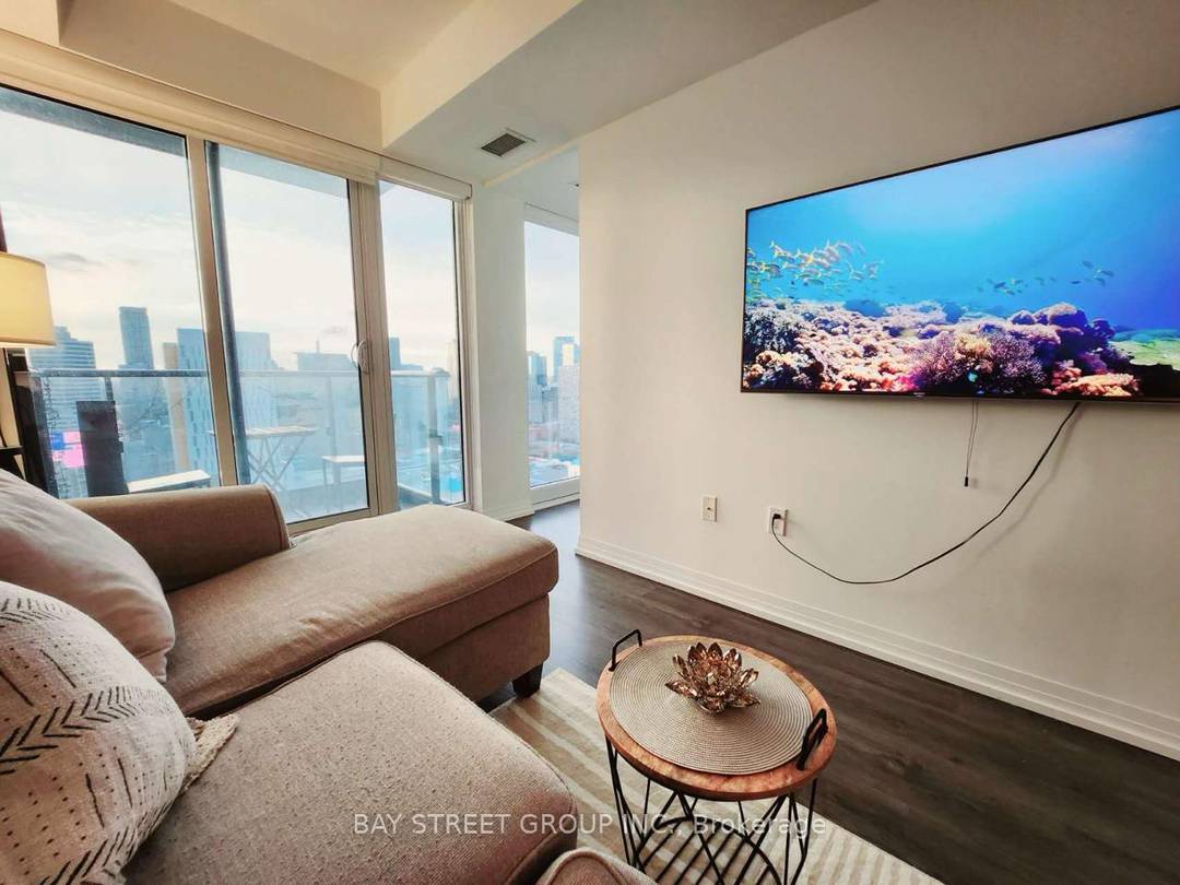Beautiful 2 Bedroom Corner Unit.