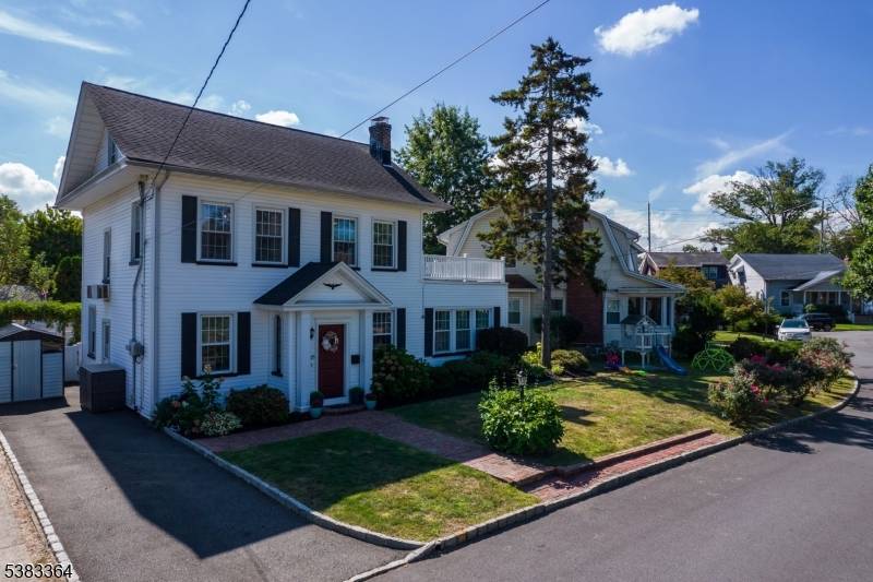 Welcome to one of Bloomfield's best kept secrets Halcyon Park, a picturesque neighborhood where charm and community come together.