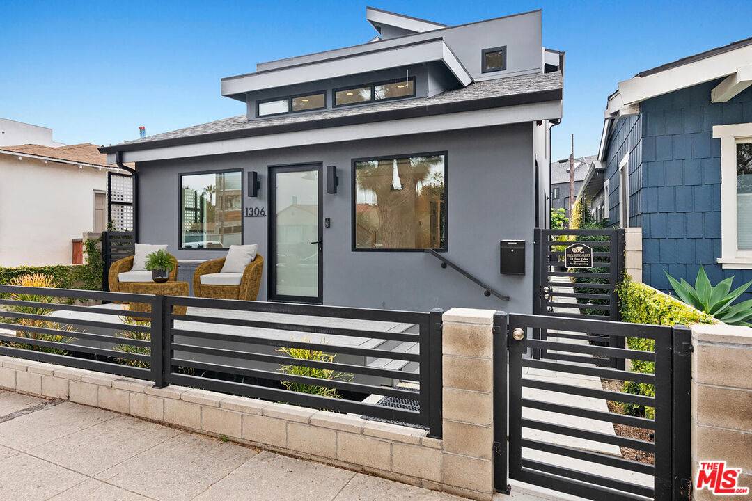 1306   Cabrillo Ave 2BR Marina Del Rey La